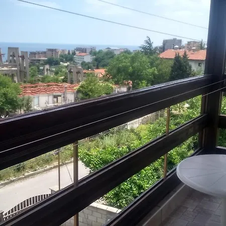 Guest house Enjoy 3*